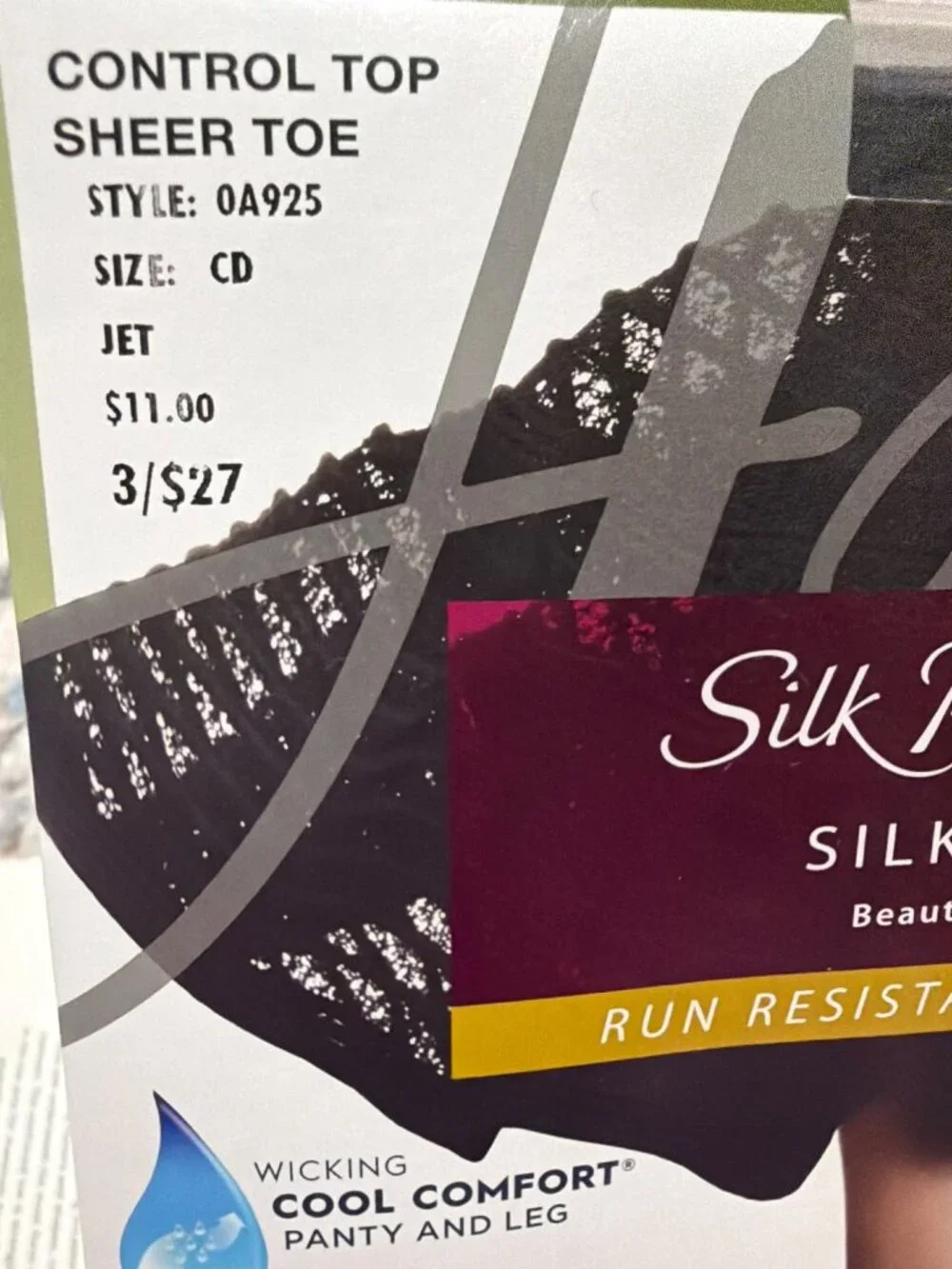 Hanes Silk Reflections Control Top Sheer Toe Pantyhose Size CD Jet Black Run Res